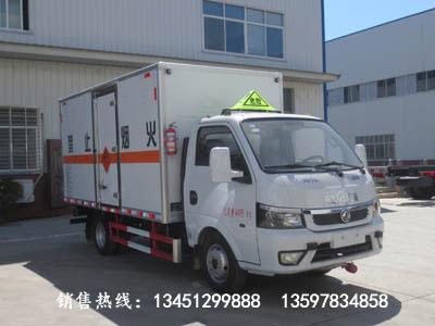 東風(fēng)途逸爆破器材運(yùn)輸車（藍(lán)牌）